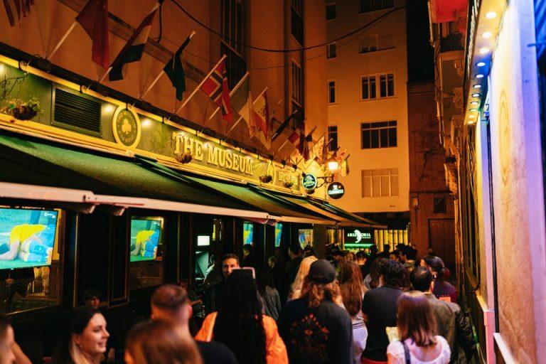 Malaga: Pubs and Clubs Crawl