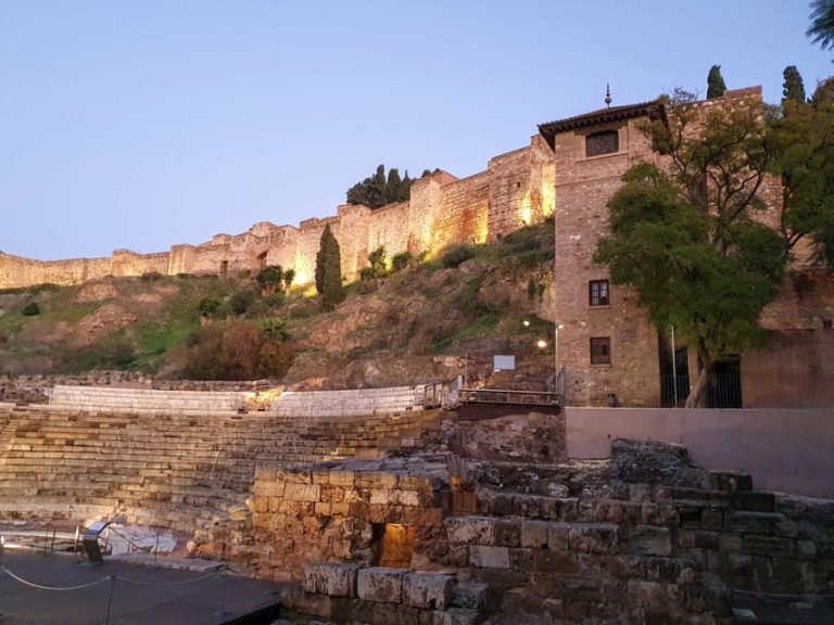 התיאטרון הרומאי (הרומי) במלאגה - ‪Teatro Romano‬